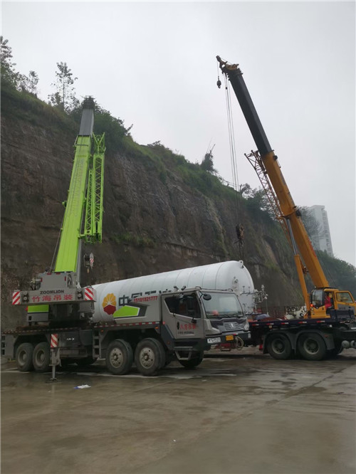 九原区“不怕风雨冻”—— 吊车的 “恶劣环境适应” 技术